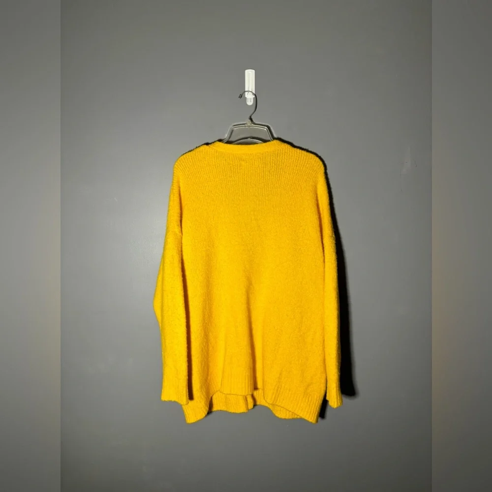 Urban Outfitters Jordan Plush Oversized Cardigan Womens Size Small - Picture 3 of 6